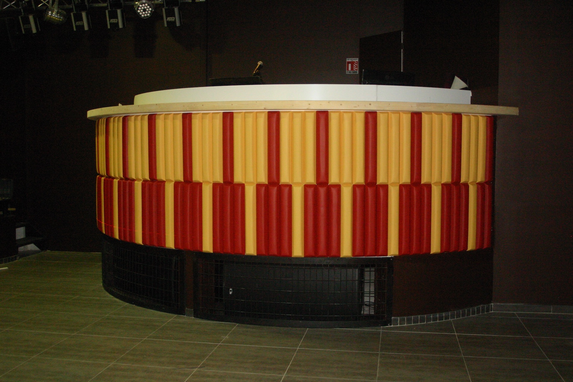 fabrication cabine dj